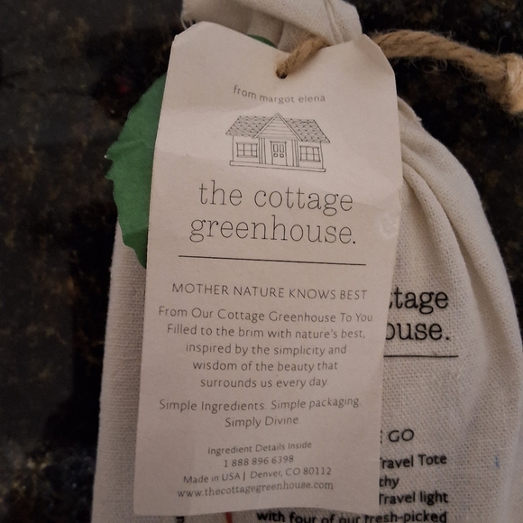 NWT THE COTTAGE GREENHOUSE GLOW-ON-THE-GO - Picture 4 of 5